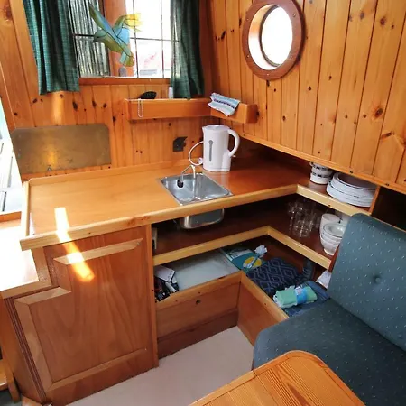 Boat And Breakfast 船屋 Strijensas